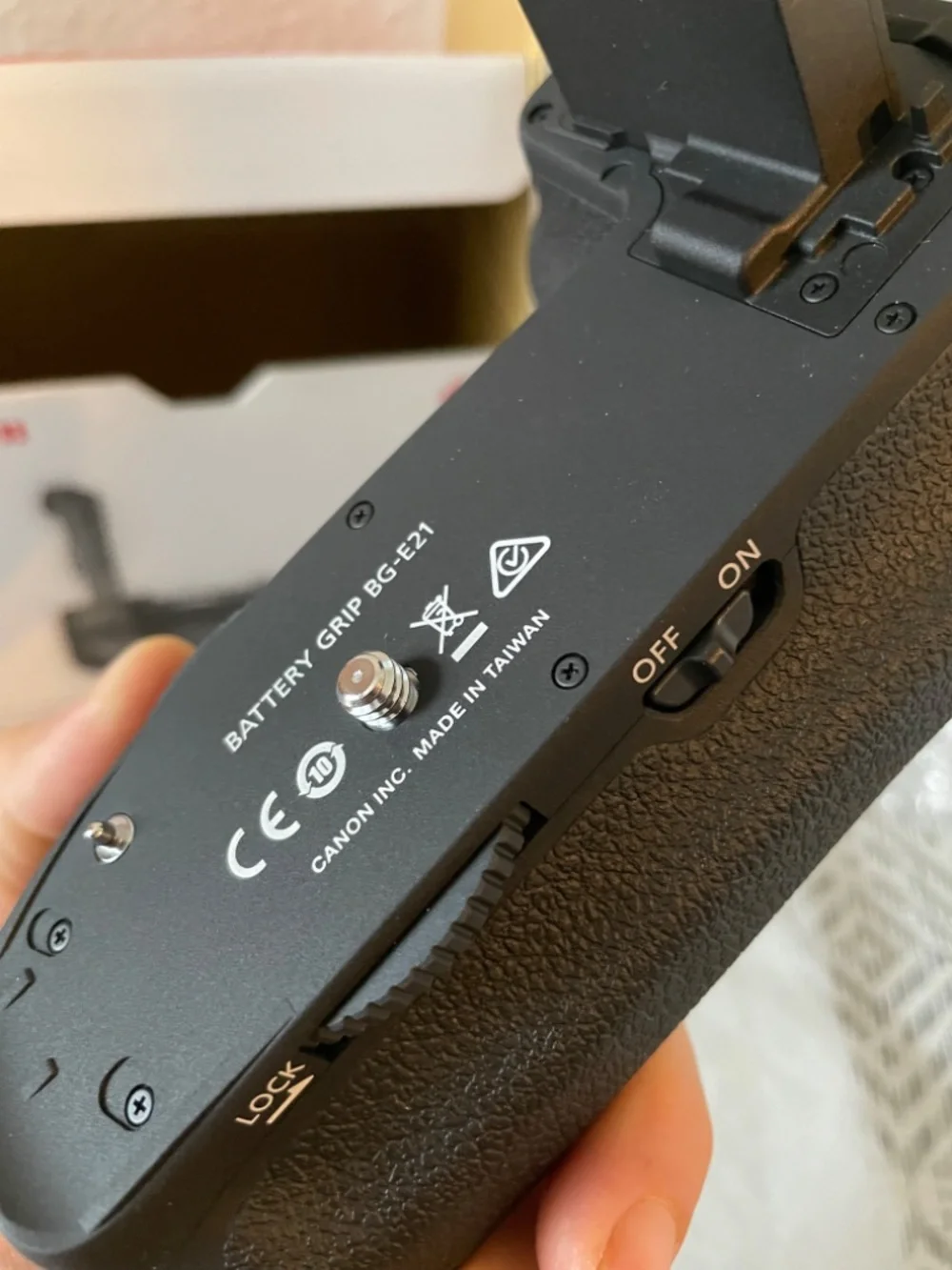 New Canon BG-E21 Battery Grip, Black, unused open box